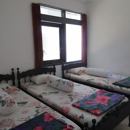 Hotel Pantes Sarangan Kültér fotó