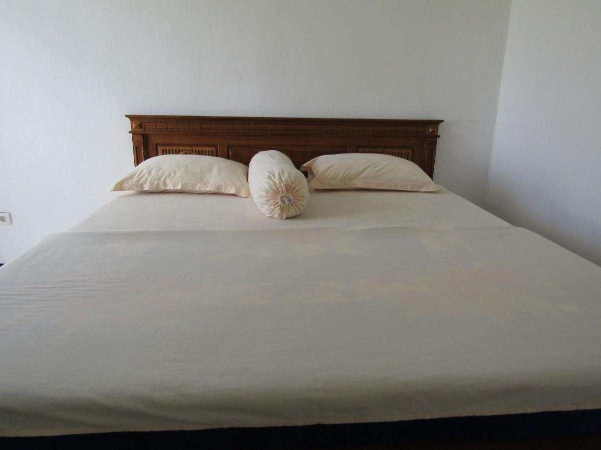 Hotel Pantes Sarangan Kültér fotó
