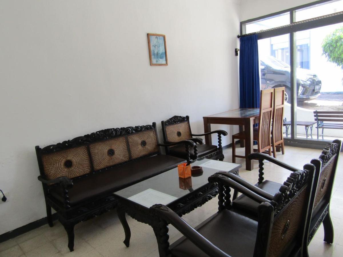 Hotel Pantes Sarangan Kültér fotó