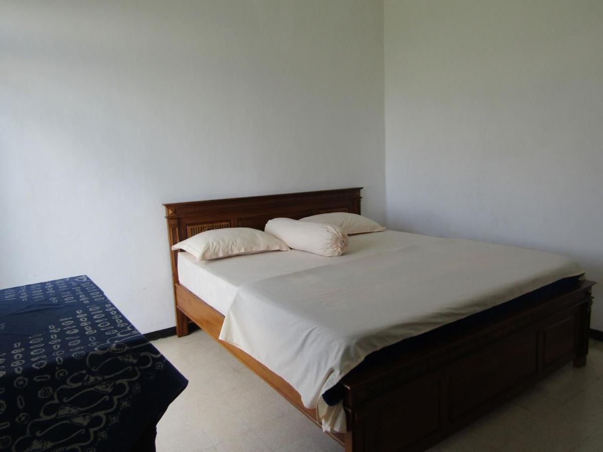 Hotel Pantes Sarangan Kültér fotó